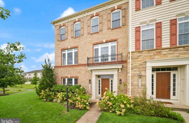 42532 ROWDERBURY Square Gallery 3