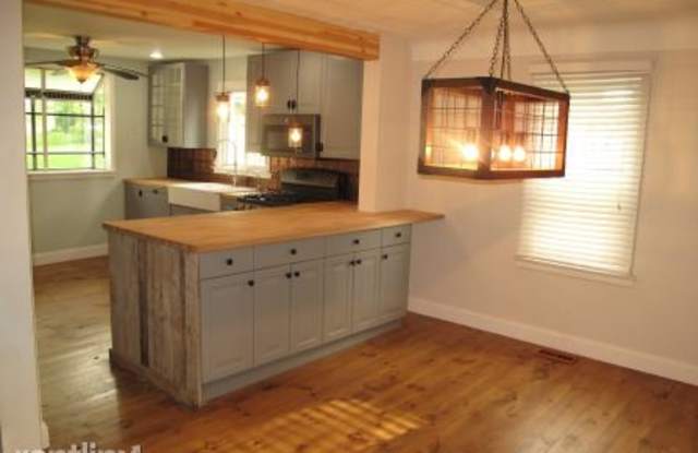 3093 Indianwood Rd Gallery 4