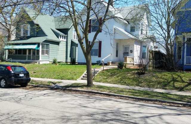 Downtown 2 Story Cottage Monthly Grand Rapids Rental Gallery 4