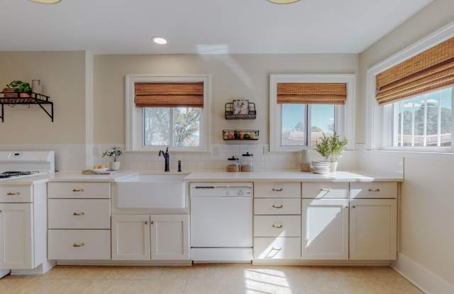 1610 Las Lomas Road Northeast photos photos 1610 Las Lomas Road Northeast photos photos