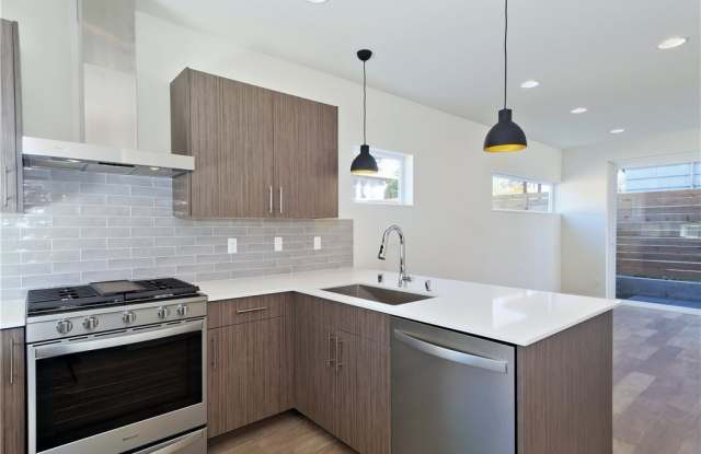 4604 Phinney Avenue North Gallery 3