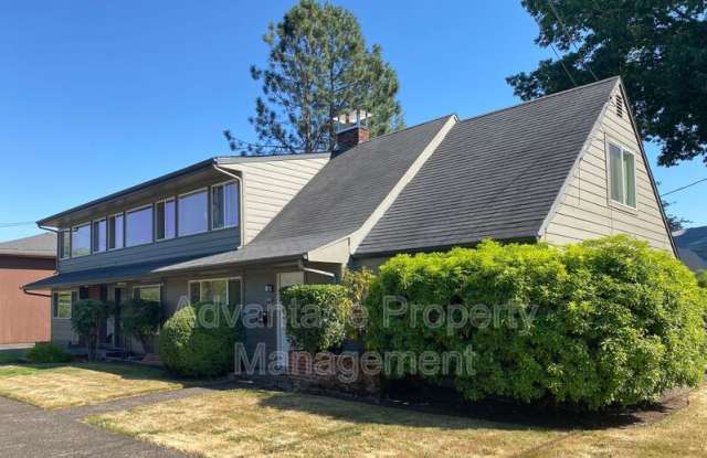 2662 NW Tyler Ave photos photos