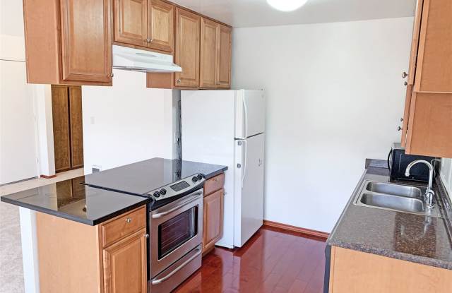 9562 Carroll Canyon Road Gallery 2