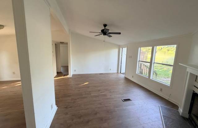 Updated 3-Bedroom Mobile Home with Modern Finishes in Valdosta Gallery 3