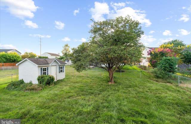 841 BRIAR Court Gallery 4