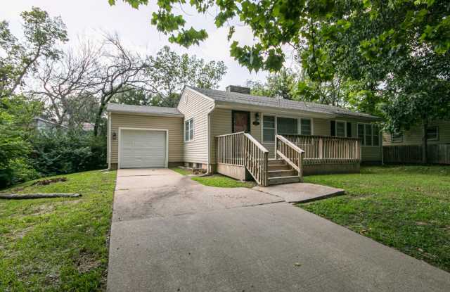 Great 5 Bedroom on East Side of Campus - 1411 Vista Lane, Manhattan, KS 66502 Great 5 Bedroom on East Side of Campus - 1411 Vista Lane, Manhattan, KS 66502