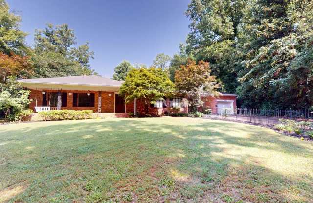 Private Hilltop Retreat Overlooking Prattville Gallery 3