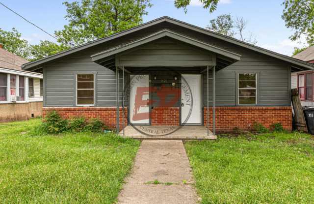 1920 Lyle Avenue - 2 photos photos