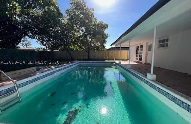 7025 SW 16th Ct Gallery 1