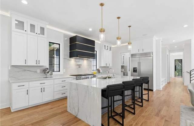 1385 Sylvan Circle NE Gallery 4