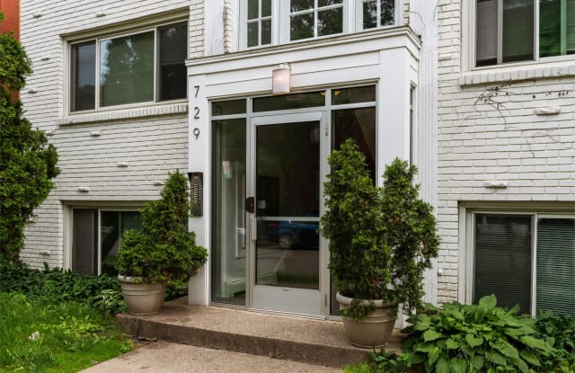 729 East 16th Street - 9 Gallery 2
