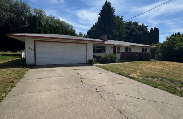 Updated 3-Bedroom Home with Large Fenced Yard photos photos