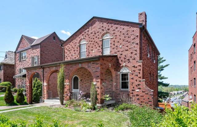 Spacious 4 Bed/2 Bath Home in Brentwood - Original Charm, Off-Street Parking - Available Now! photos photos