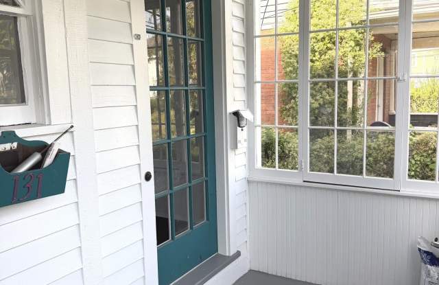 129 Quaker Lane S Gallery 2