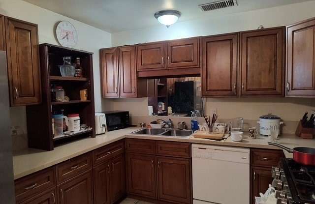 4706 GARDEN PLACE Gallery 3