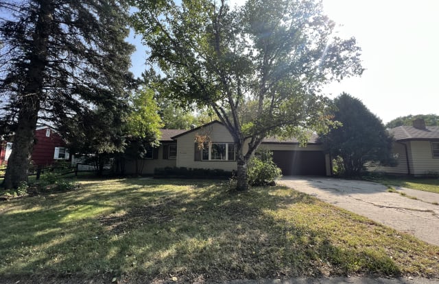 1210 14th St S - 1210 14th Street South, Moorhead, MN 56560