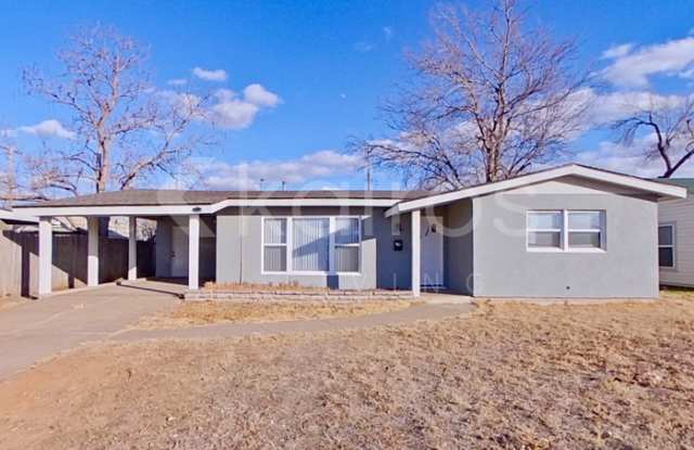1923 South Manhattan Street - 1923 South Manhattan Street, Amarillo, TX 79103