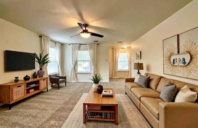*MOVE IN SPECIAL* Bright & Beautiful Two-Story Home With NEW CARPET and Fenced Backyard! Gallery 3