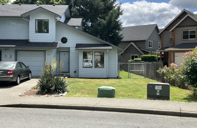 2186 NW North Hill Dr - 2186 Northwest North Hill Drive, Grants Pass, OR 97526