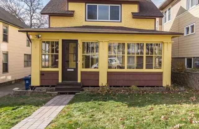 625 N 16th Ave E - Available NOW! photos photos