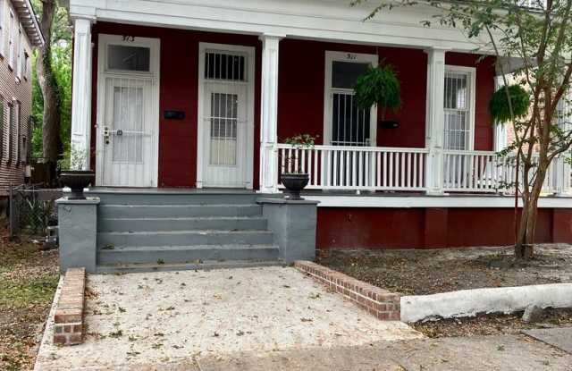 513 E Waldburg St. Gallery 4