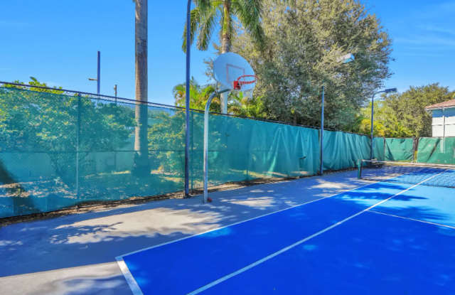 1925 Gardenia Ct Gallery 2