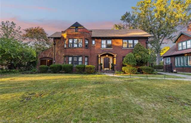 11200 Lake Avenue photos photos