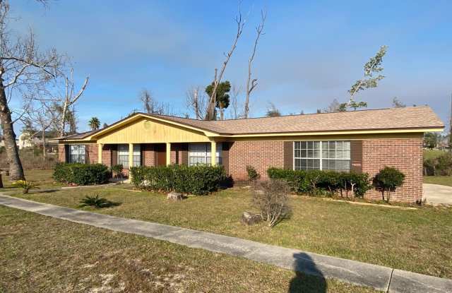 Spacious 3Bed/2Ba Brick Home Near Tyndall AFB! *1/2 Off Security Deposit for Active-Duty Miliary!* photos photos