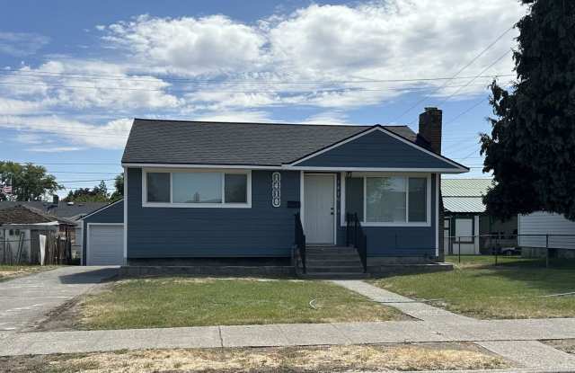Like New 2 Bedroom 1 Bath Northside Home photos photos