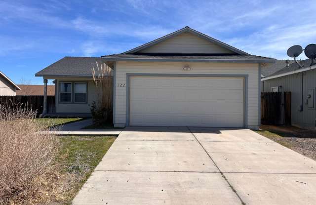 Cute Home in Donner Trail Estates. - 122 Campfire Way, Lyon County, NV 89408