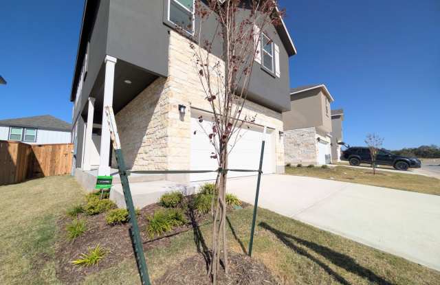 Beautiful 4 bedroom, 2.5 bathroom home in Kyle!!! Gallery 1