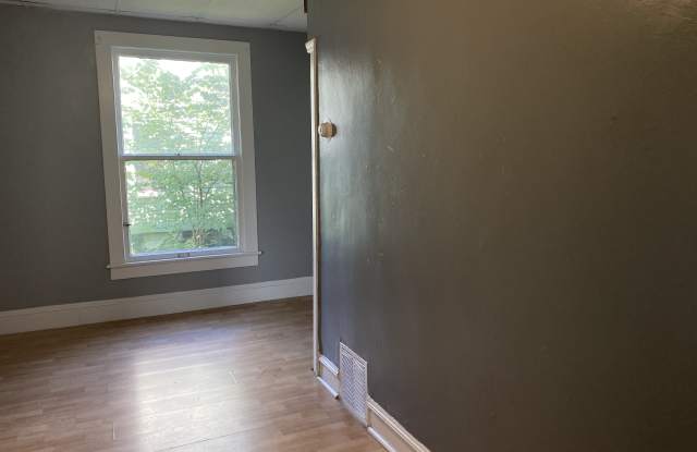 827 W Cedar St Gallery 4