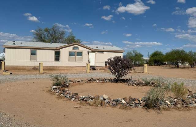Charming 3-bedroom, 2-bathroom manufactured home on 1.18-acre lot at the end of a quiet cul-de-sac photos photos