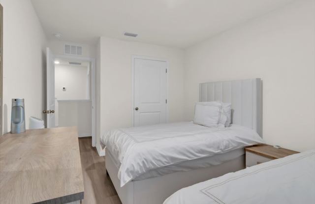 5546 Logan Cave Ave Gallery 3
