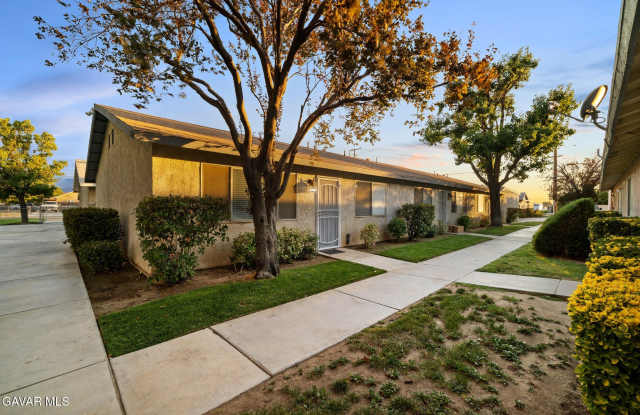 2811 Desert Street photos photos