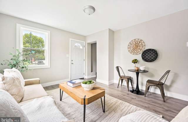1658 F STREET NE photos photos