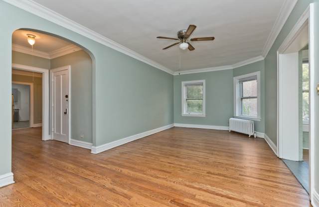 1317 W Albion Ave photos photos
