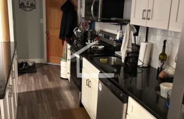 Garden Level 2Bed w/ New Renovations; Utilities Included! photos photos