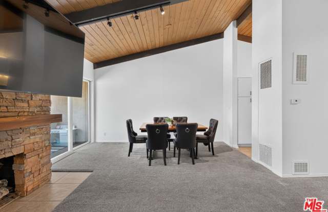 6315 Green Valley Cir Gallery 4