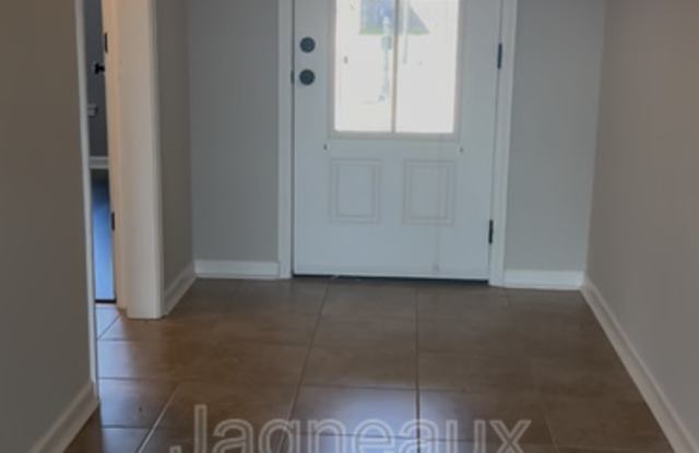 225 Long Hill Dr Gallery 2
