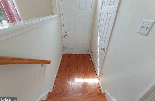 2209 BEAR VALLEY Terrace Gallery 2