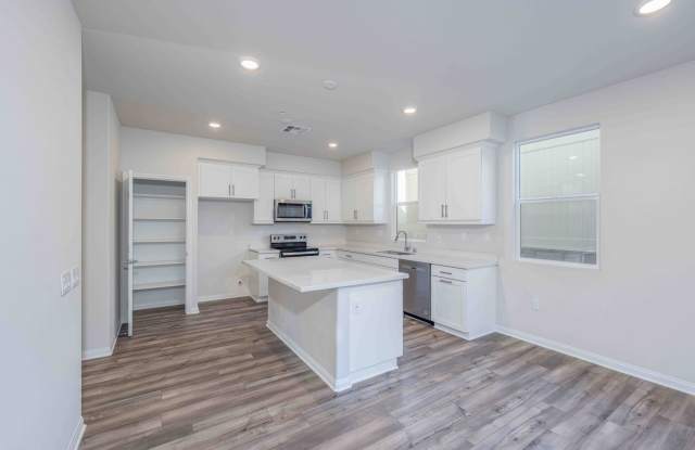 Move-In Ready Luxury in Rose Glen photos photos