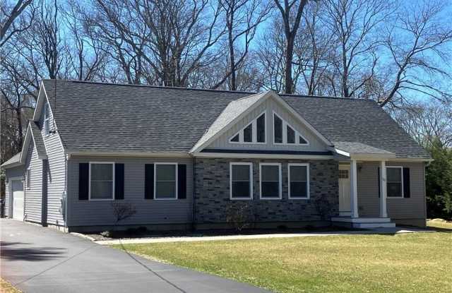 20 Little Rest Road - 20 Little Rest Road, Kingston, RI 02881