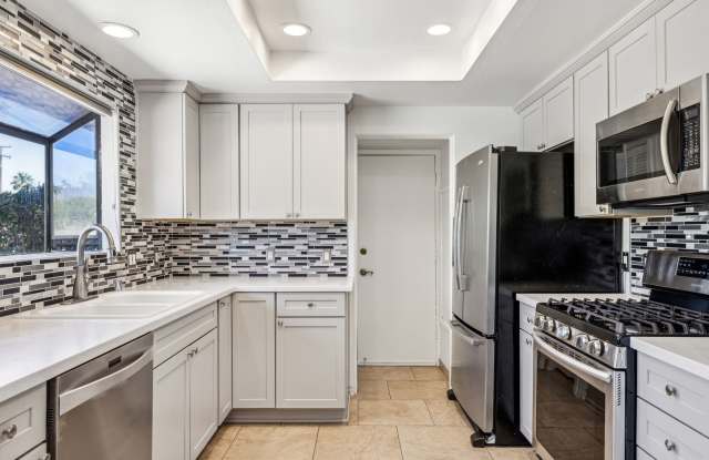 3 Bed / 2 Bath Home with Bonus Room, Pool and Two Car Garage. photos photos