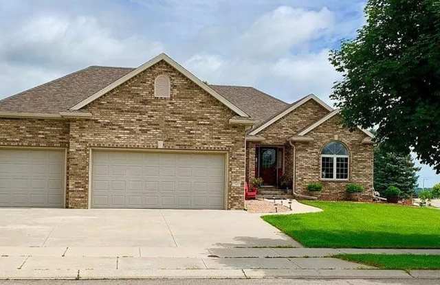 Spacious Fully Furnished Home Near Mayo Clinic Gallery 3