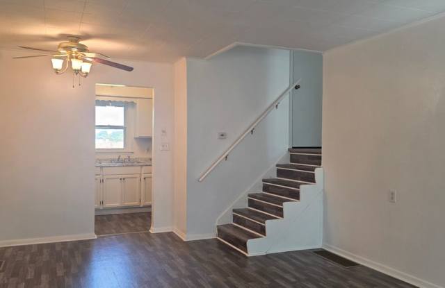 Very spacious and updated two bedroom home in Weston Gallery 4