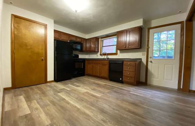 Lovely 2 Bedroom Townhouse with Private Patio, Off-Street Parking  MORE! Call Today!! - 119 Edgewater Village, Westmoreland County, PA 15650