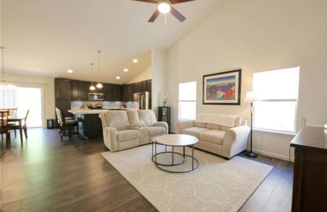 2 Bed 2 Bath Villa for Rent Gallery 4