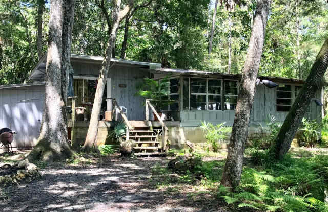 1/1 Waterfront Cabin with Headspring on Property in Homosassa!!! Gallery 3
