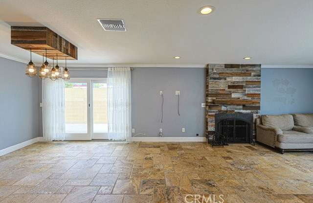 15001 Victoria Lane Gallery 4